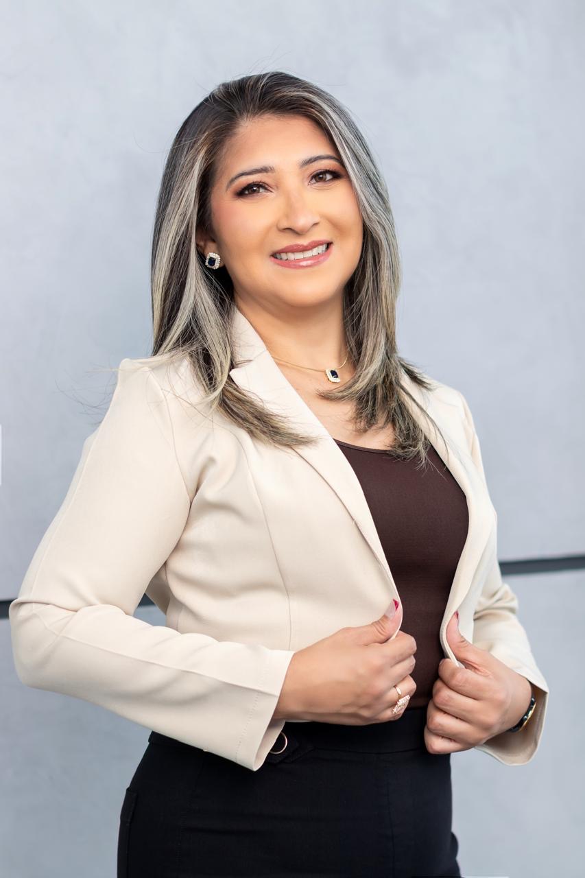 Mayra Robles de Achurra